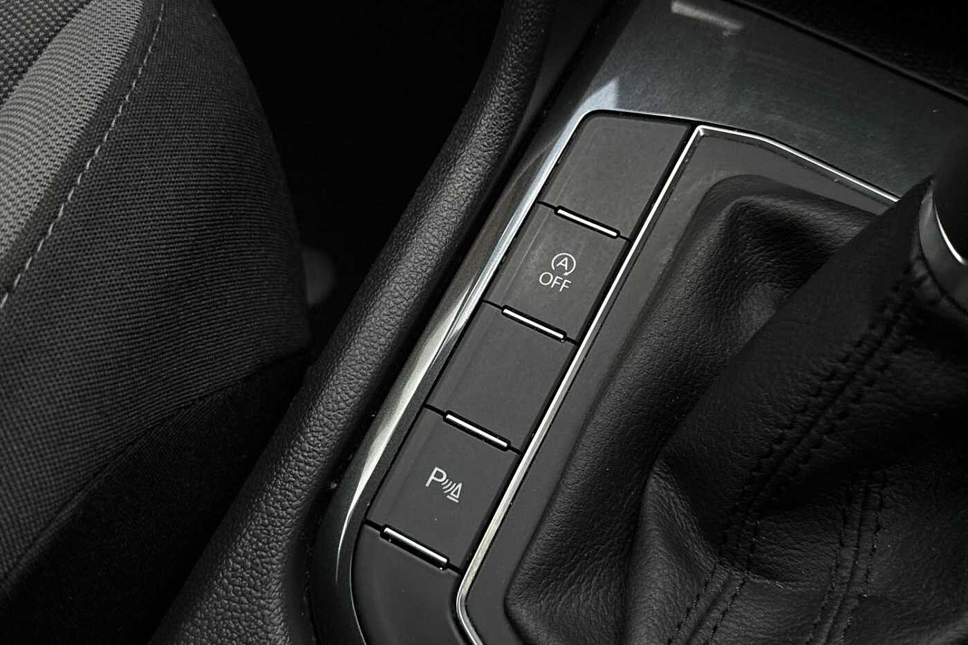 Volkswagen Tiguan 2.0 TDI SE Navigation SUV 5dr Diesel DSG Euro 6 (s/s) (150 ps)