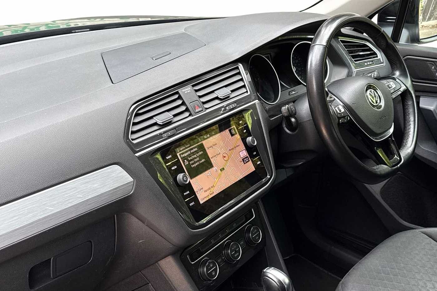 Volkswagen Tiguan 2.0 TDI SE Navigation SUV 5dr Diesel DSG Euro 6 (s/s) (150 ps)