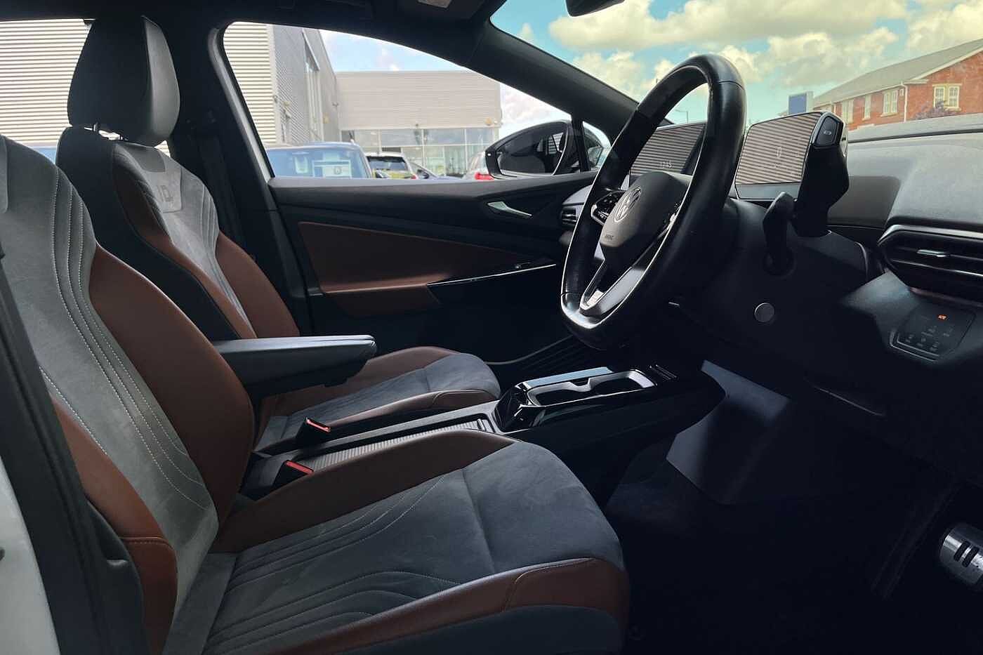 Volkswagen ID.4 1ST Edition 77kWh Pro Performance 204PS Auto