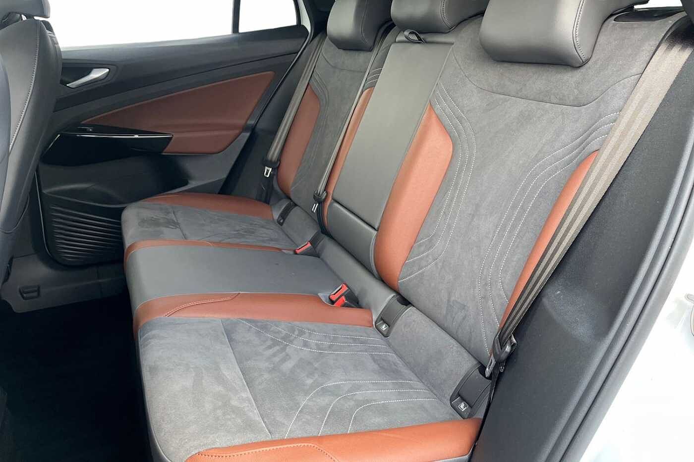 Volkswagen ID.4 1ST Edition 77kWh Pro Performance 204PS Auto